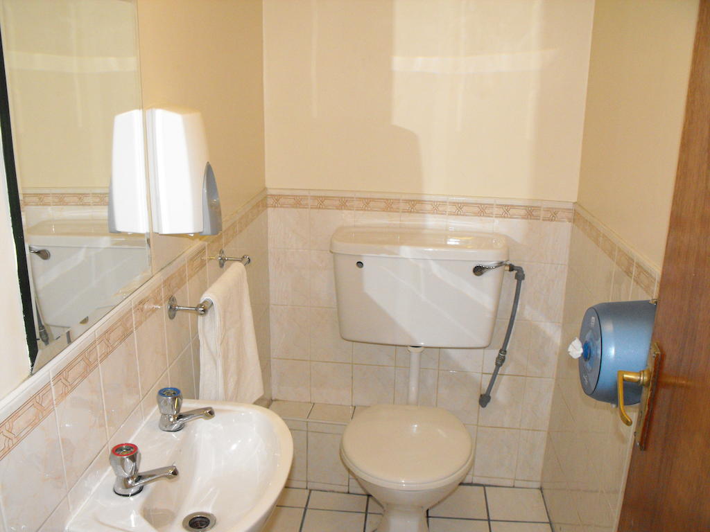 Hazelbrook Lodge Dublin Room photo